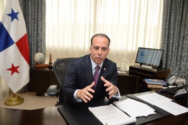 Canciller Ferrer viaja a zona fronteriza con Costa Rica por el caso de la remoción de hitos