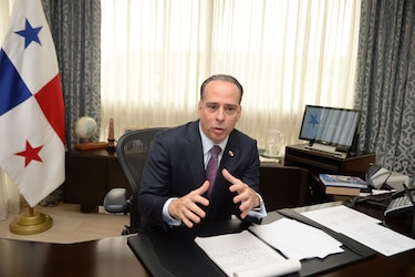 Canciller Ferrer viaja a zona fronteriza con Costa Rica por el caso de la remoción de hitos