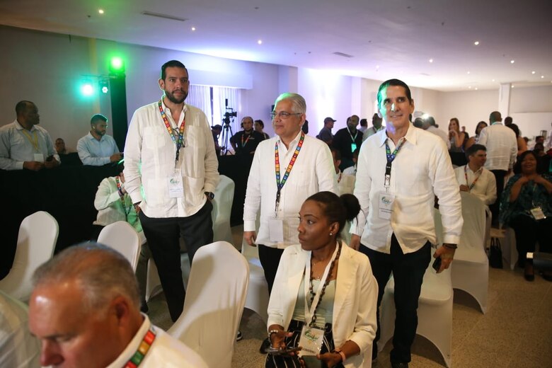 Cinco candidatos presidenciales viajan a Colón, como parte de un plan para transformar la provincia