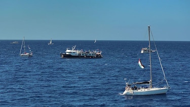 Las imágenes de la flotilla internacional con ayuda humanitaria para Gaza que se acerca a aguas controladas por Israel