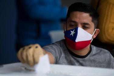 Chile reinstaura el voto obligatorio para elecciones populares y plebiscitos