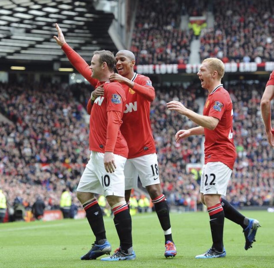 El Manchester United se deshace del QPR por 2-0