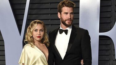 Cyrus y Hemsworth donaron dinero