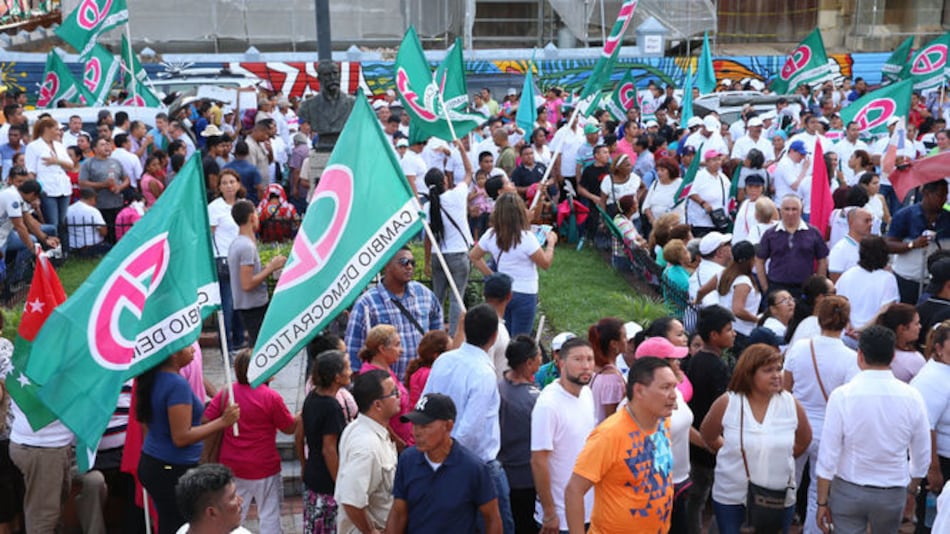 Precandidatos de CD cierran campaña con 'radiotón' y entrevistas en TV