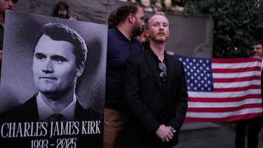 Los empleados que están siendo despedidos en Estados Unidos por sus mensajes en redes sobre el asesinato de Charlie Kirk