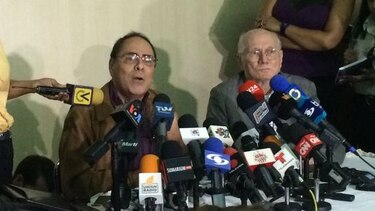 Exministros de Chávez piden a Nicolás Maduro rectificar