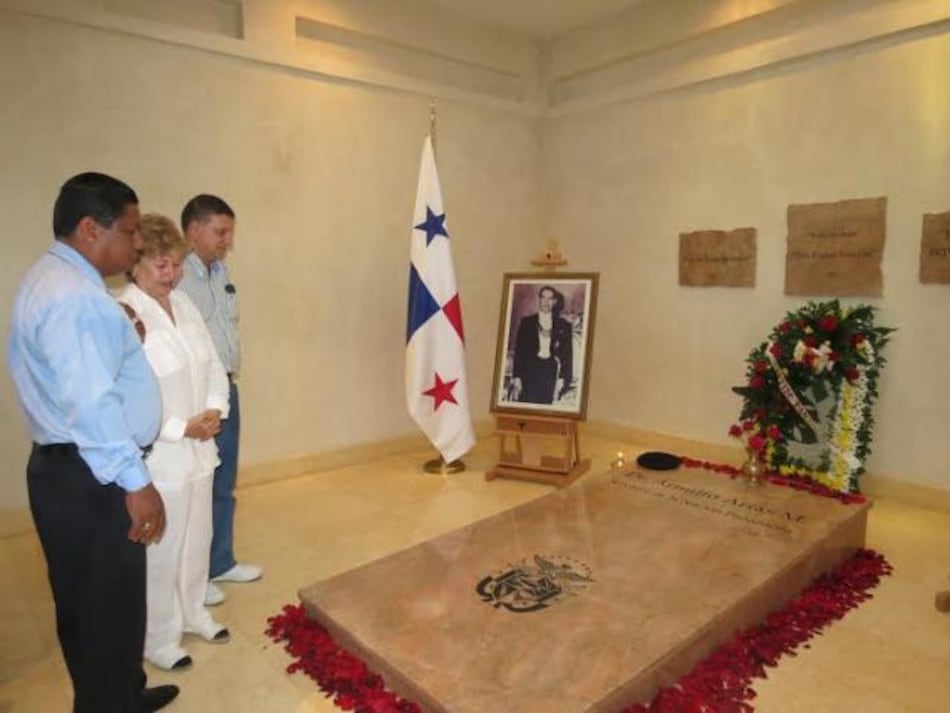 Mireya Moscoso: Presidente Varela puede contar conmigo