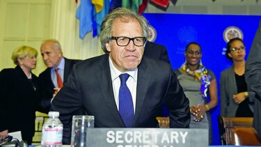 Secretario general de la OEA invoca la Carta Democrática y convoca reunión sobre Venezuela