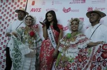 Miss Universo 2015 fue reconocida como 'Visitante Ilustre' en Panamá