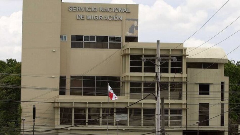 Extranjeros que hayan abandonado el país podrán rehabilitar permiso de residente permanente