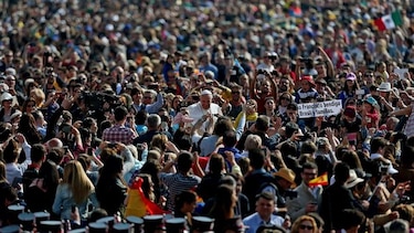 Aumenta en 10.5% cifra de católicos bautizados en América