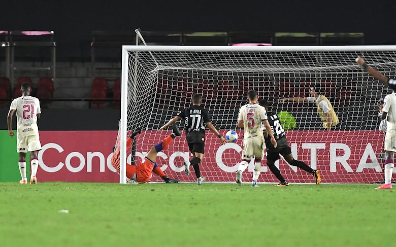 El gol de Ángel Caicedo que silenció al Saprissa en Panamá