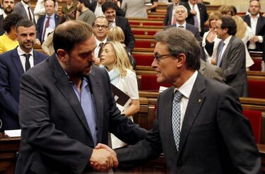 Parlamento de Cataluña aprueba ley en busca de la soberanía