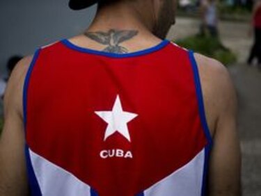 Costa Rica confía en diplomacia para resolver salida de migrantes cubanos