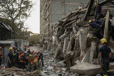 Continúan los intentos de rescatar supervivientes seis días después de sismos en Venezuela