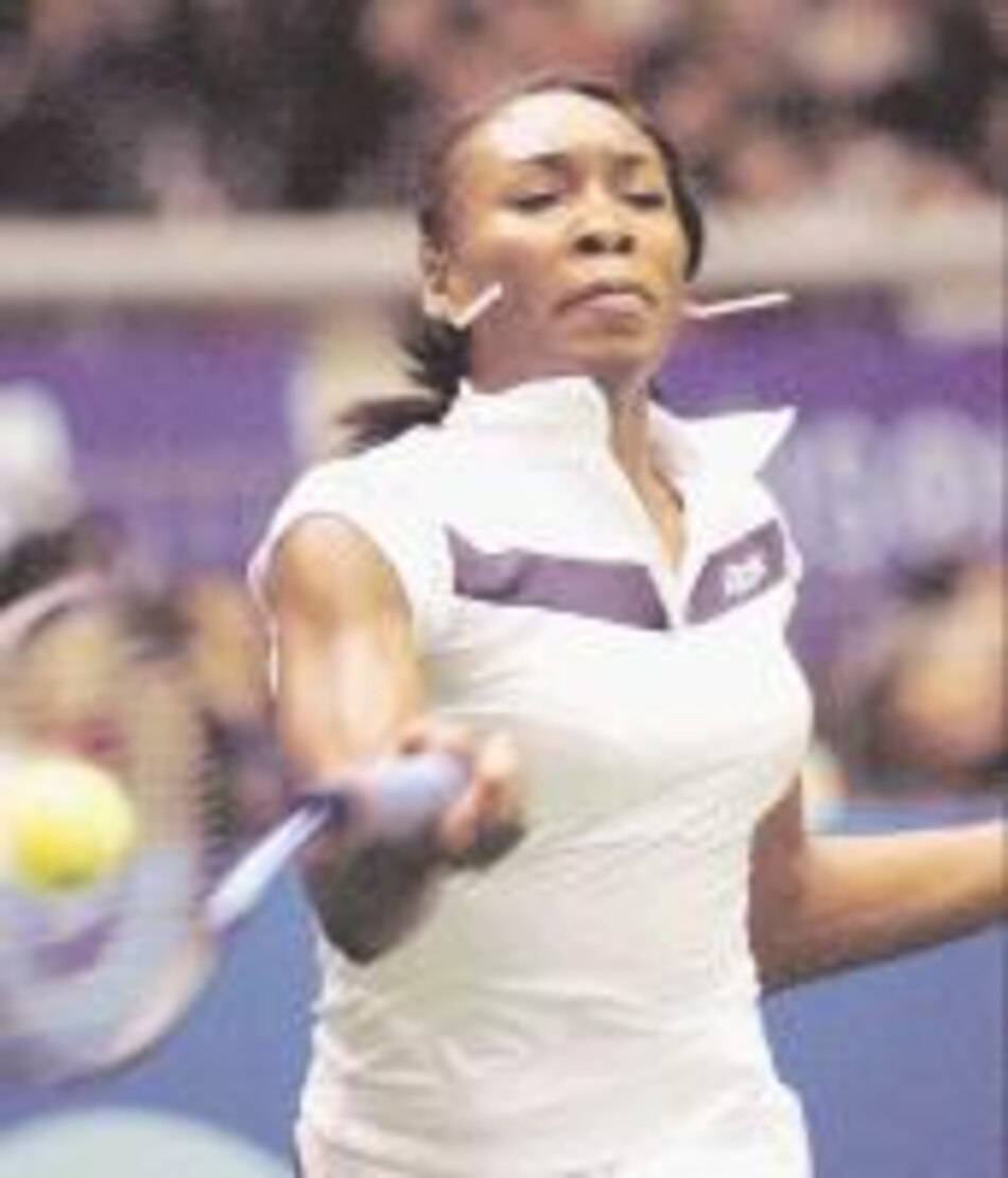 Venus camina con paso firme en tenis de Japón