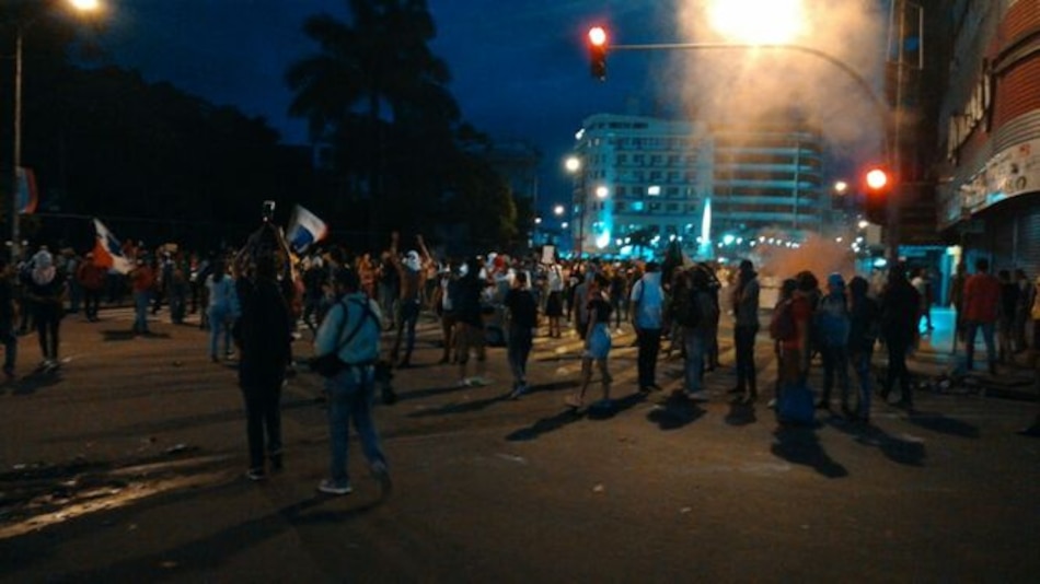 Policía niega uso de armas de grueso calibre durante las protestas por las reformas constitucionales