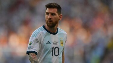Conmebol suspende a Messi por tres meses y lo multa con 50 mil dólares