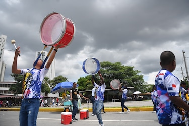 Con un colorido desfile se celebran los 505 años de la ciudad de Panamá