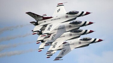 Estados Unidos moviliza 30 aviones mientras crece la especulación sobre un posible ataque a Irán