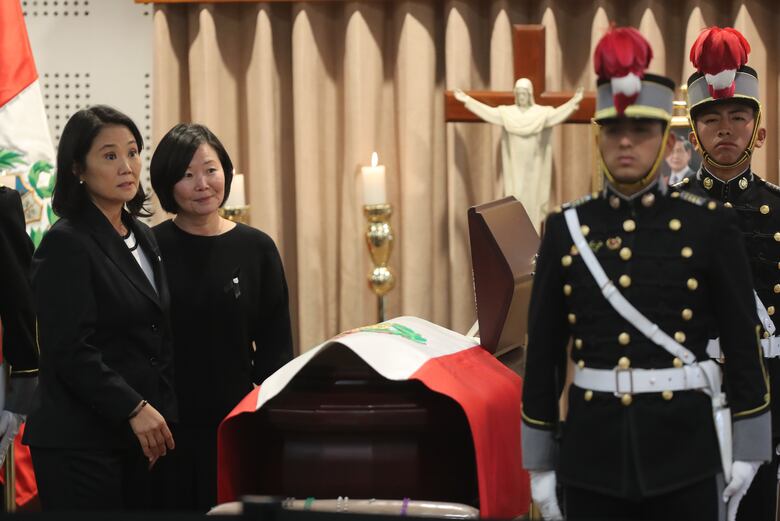 Miles de personas acuden al velorio de Alberto Fujimori en segundo día de honras fúnebres