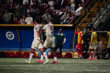 Gustavo Herrera celebró su primer gol con Saprissa y recibe elogios de Vladimir Quesada