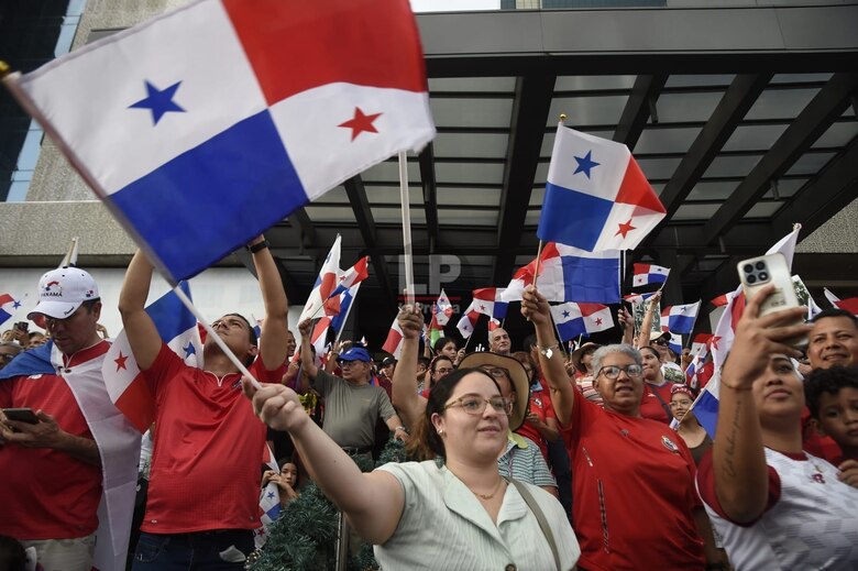 Miles de personas celebran el fallo de la Corte Suprema de Justicia en la Calle 50