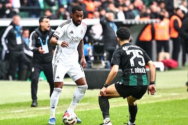 Besiktas gana por la mínima y Murillo sigue consolidándose en Turquía