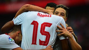 Sevilla vence al Atlético y le quita el liderato