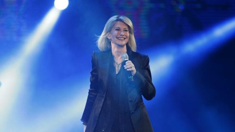 Olivia Newton John llena de emoción y nostalgia al Festival de Viña del Mar