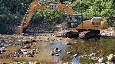 Represan las aguas del río Chame