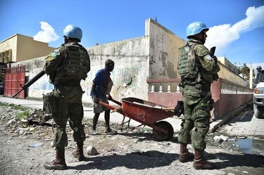 ONU quiere retirar cascos azules de Haití pero mantener misión