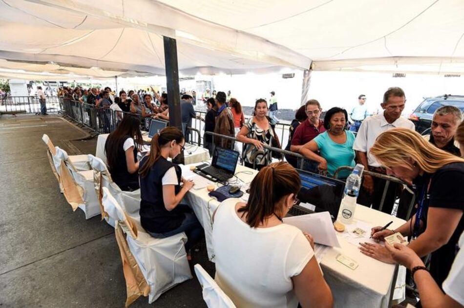 Votantes colombianos en Venezuela piden apoyo ante crisis socioeconómica