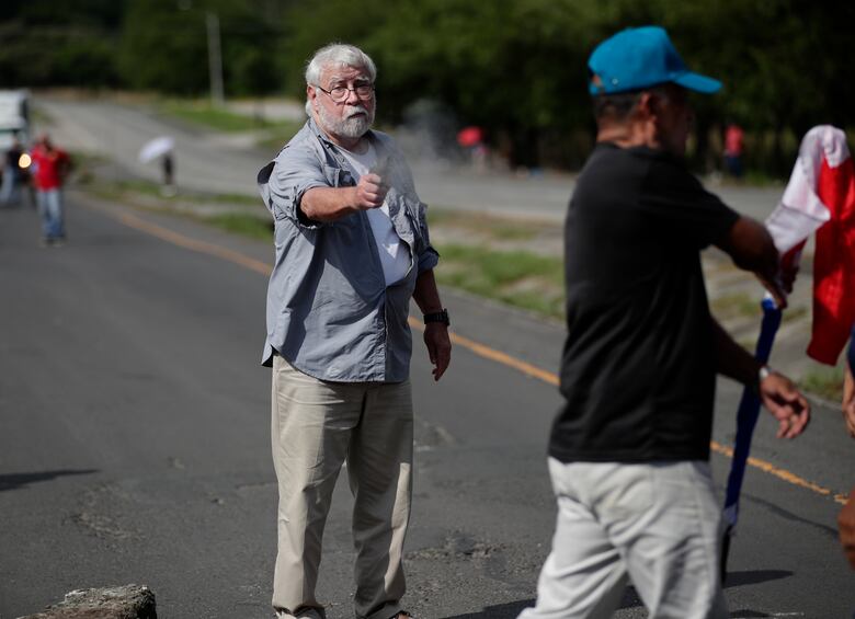 Dos personas mueren por disparos de un hombre armado, en una protesta en la Panamericana