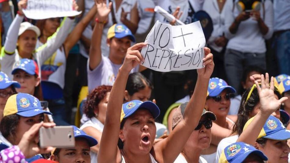 Mujeres protestaron contra la represión en Venezuela