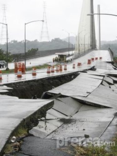 Inspeccionan vía de acceso al Centenario afectada por lluvias