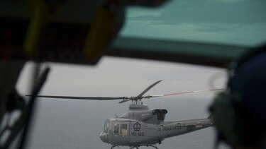 Buzos no dan con las cajas negras del avión de AirAsia