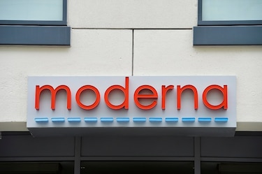Vacuna anticovid de Moderna tiene eficacia de 96% en adolescentes, según primeros estudios