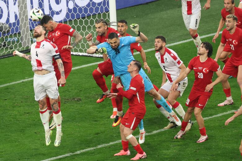 Turquía vence 3 por 1 a Georgia en la Eurocopa