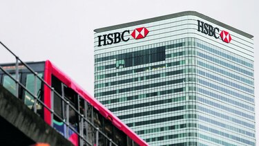 Investigan a la banca británica