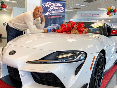 Una subasta de autos con el sello y la velocidad del panameño Mariano Rivera