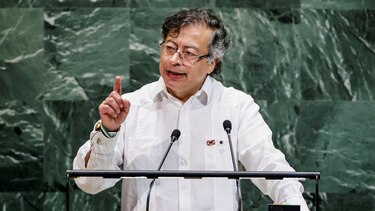 ‘Es simplemente un acto de tiranía de Estados Unidos lanzar misiles sobre aguas de soberanía extranjera’: Gustavo Petro, en entrevista con la BBC