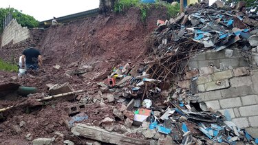 Sube a casi 64,000 la cifra de afectados por fuertes lluvias en Guatemala