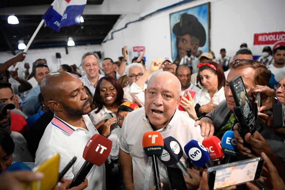 Crispiano Adames se acogerá a una licencia sin sueldo en la Asamblea; se dedicará a la campaña política