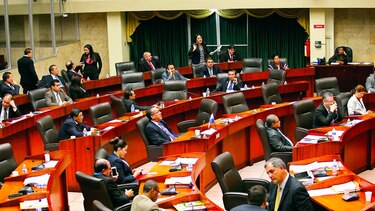 Aprueban en segundo debate proyecto que regula póliza de vehículos