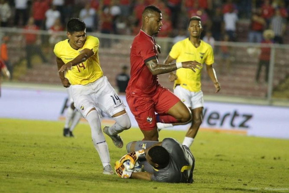 Ecuador supera 2-1 a Panamá