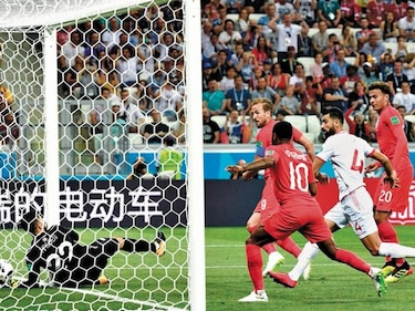 Inglaterra se apuntó victoria con goles de Kane