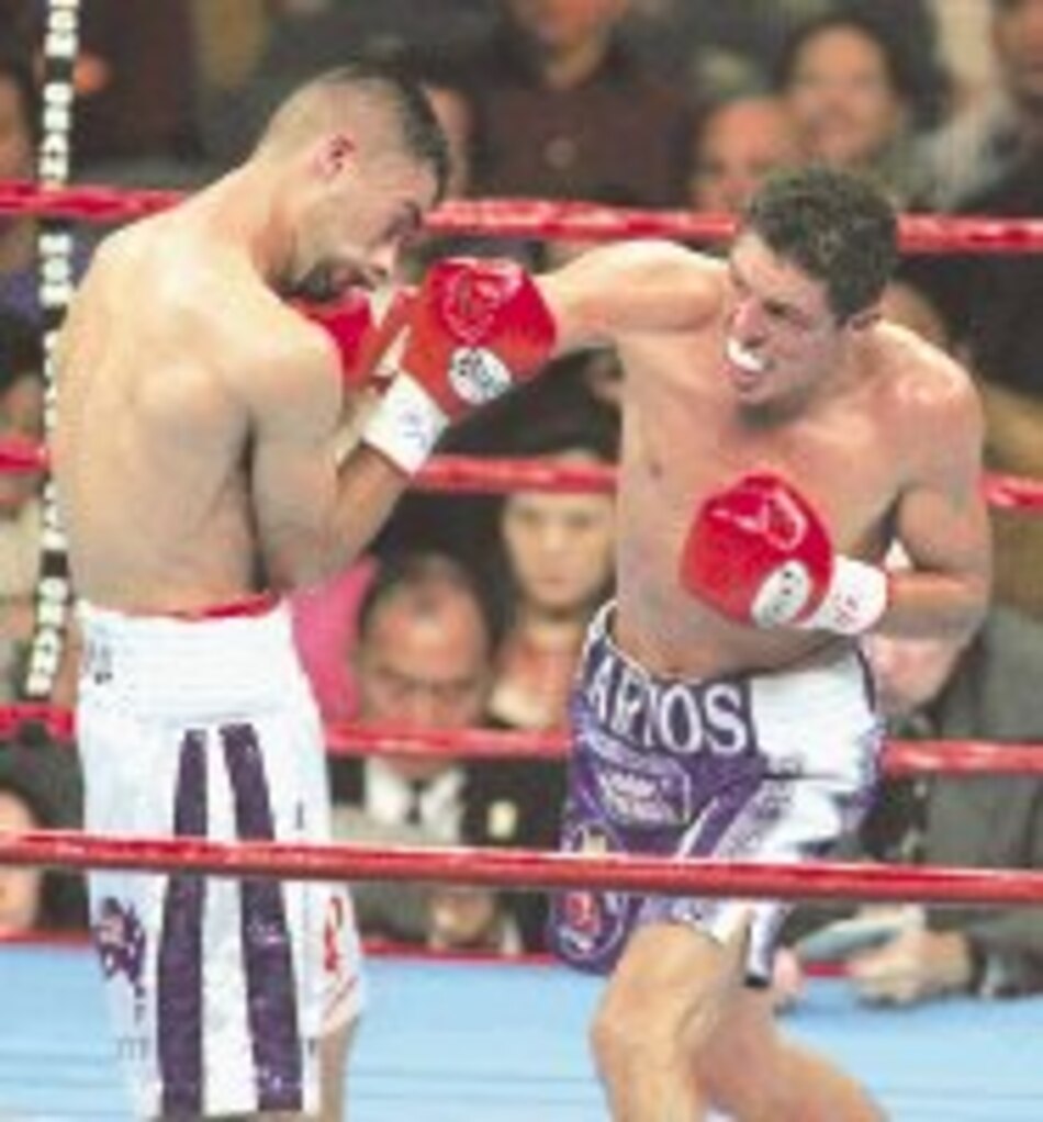 Larios castigó a placer al retador Nedal Hussein
