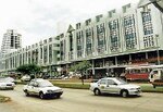 Ministerios gastan millones en oficinas
