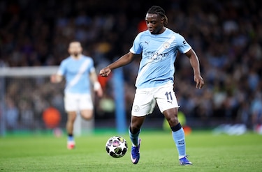 Jérémy Doku amplía su vinculación con el Manchester City hasta 2031
